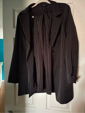 PrettyLittleThing Black Pinstripe Pants Suit Set